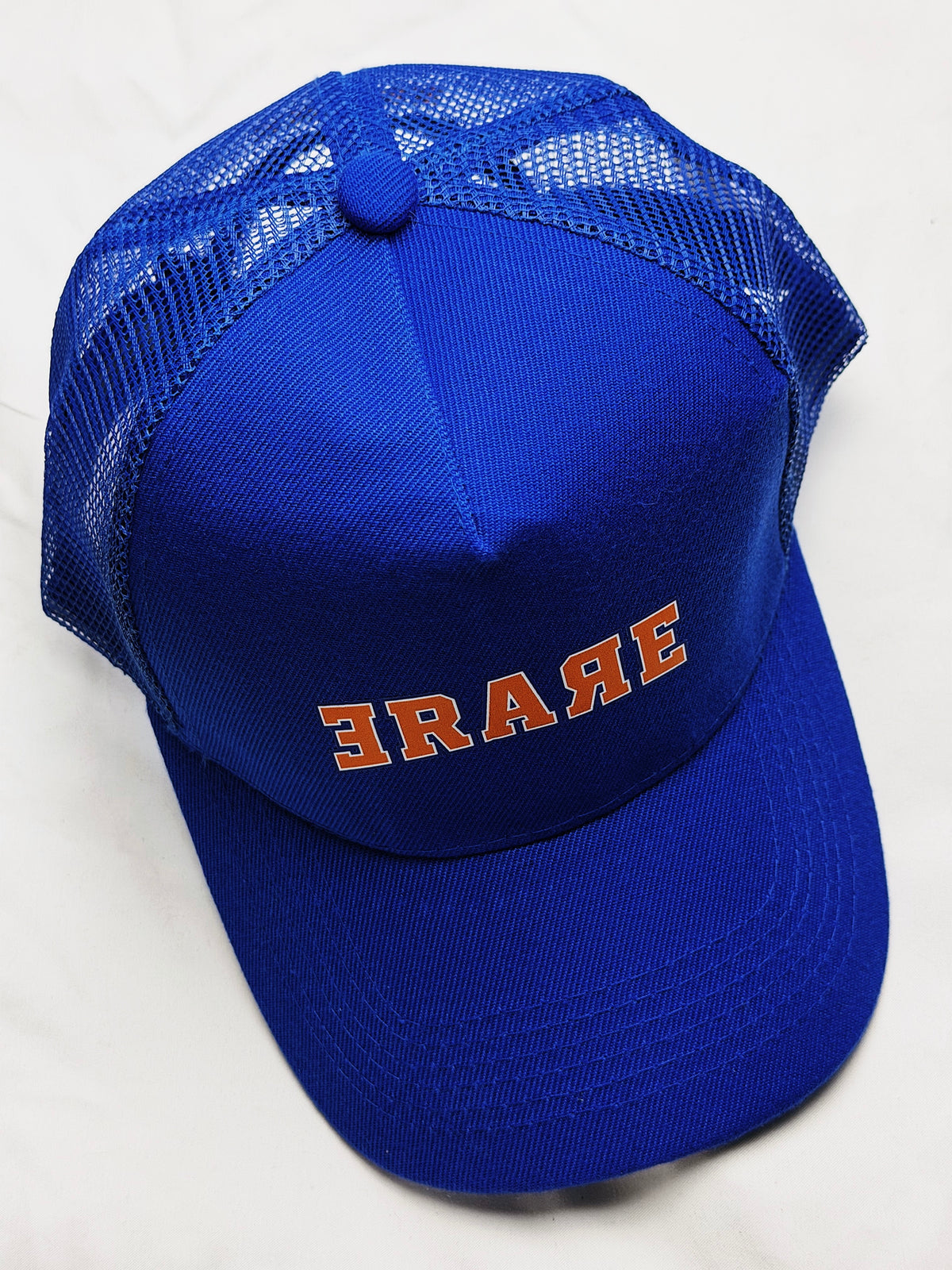 ƎRAЯE NYC® VARSITY LOGO TRUCKER CAP